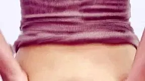 Rad postavim svojo krivuljasto mlado 18+ punco na vse štiri, da gledam, kako se ji debela rit trese med grobim prvotnim jebanjem v spodnjem perilu