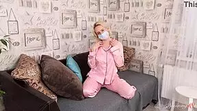 Blonde cutie hanna rey is rubbing her meaty clit till her cunt is all wet