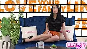 ホットなセリナ・イマイがステップブラザーのビッグファットダディコックでクリームパイ