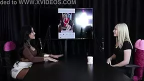 Njen najljubši položaj v seksu je na štirih in povedala, kdo bi ji ujel na Tinderju - Vivian Lola sheer red.