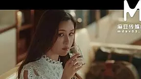 Young bride Bai Jie rides in 4some wedding.