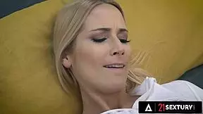 i'm watchin three blondes turn study into lesbian threesome