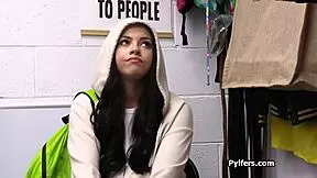 Mall officer eats out big tit suspect's gorgeous pussy