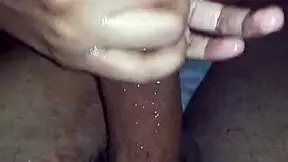 Wow, táto desi susedná 18+ dáva brutálnu hladenku susedovmu kokotu s obrovským výstrelom!