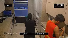 เย็ดลูกสาวของบอสหลังหลังเขา