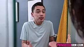 horny stepsis wants to fuck kiana kumani in taboo shower