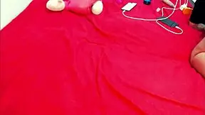 Close up of the babe's huge flashing ass in the park, showing her narrow housewife curves