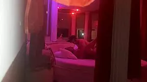 levei a coroa tesuda para ela ver minha pingola bem dura e buceta dela se impressionou com as bolas