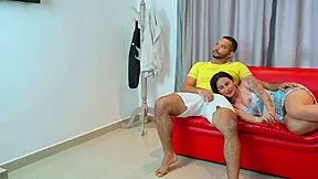 me follo a mi cachonda madrastra sedienta de verga 😍