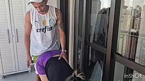 Madame da academia não resistiu quando viu o preto na academia, leading to a sexy brazilian milf cumshot facial orgasm at the gym.