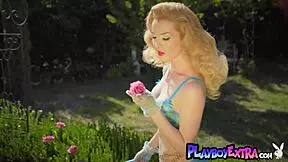 Redhead Newcomer MILF Miranda Strips Naked and Poses in Her Garden