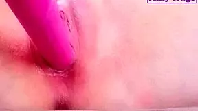 i'm rubbin my wet pussy with toys till i cum