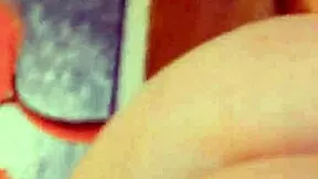 مراهقة تركب زب في وضعية كاوبوي