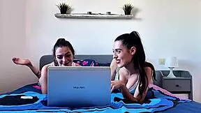 Briseida and Malafalda taste pussies 😋