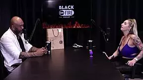 Loira mostra os peitos depois de falar que se estressou com ator na cena � atriz de fetiche n�o gosta de sexo anal e o jogo do mama senta ou passa - julia fontanelli watch on sheer red