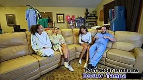 Dr. Tampa - Která sestra jde první - Aria Nicole Channy Crossfire Genesis!