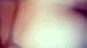 el vecino me encuentra masturbándome y el muy sádico se viene en mi boca