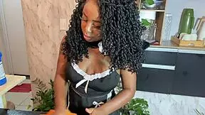 empregada negra fode no pelo com o filho jovem do patrão 😈