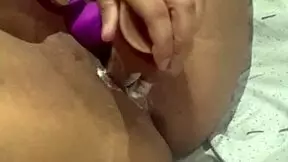 Young Wife's Bucetinha Gets Toda Gozada by Big Monster Cock in Amateurs Cuckold