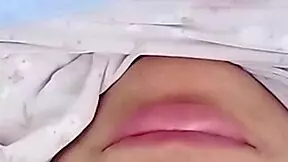 padrastro entra en la madrugada a mi habitacion y me folla por detras