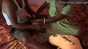 Kærester har analsex med kæreste til fest i kostumer