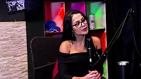 Nobody looked at her face in the gym, but her sister didn't like it when she discovered the fetishes involving mia luz.