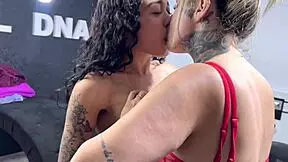 Just turned 18, this petite girl joins us for her first hot bang! 😍