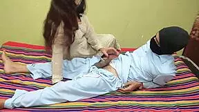 Indian Desi Bhabhi Ki Chut Ki Aag Bhujai Servant Kay Moty Lulay Ny Servant Ny Lula Mu Mai Dal Diya