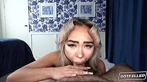 i'm luna luxe, opening my pussy for that big cum load