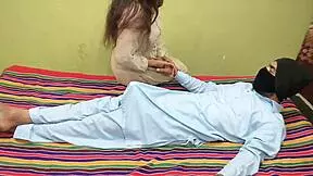 Indian Desi Bhabhi Ki Chut Ki Aag Bhujai Servant Kay Moty Lulay Ny Servant Ny Lula Mu Mai Dal Diya