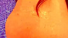 Big ass milf fucked in water 😍