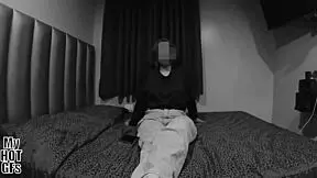 no me gusta masturbarme no siento lo mismo por eso vine para follar contigo, she whispers before riding.