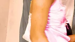 sistya, the hot wife with perfect body, shakes her ass on the dick in homemade scene.