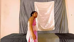 sistya, the hot wife with perfect body, shakes her ass on the dick in homemade scene.