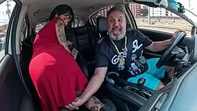 Queen Kimi Stuns with Anal Show on Ride