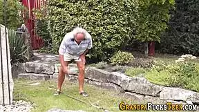 Teen hottie rides oldys dick 😈