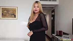Thai blonde's intimate blowjob on first date?