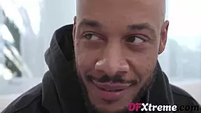 Hot Blonde Intensely Gets Wet for Monster Cock, Kissing and Deepthroating