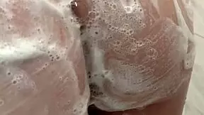 Jaz, pastorka, ki se upa tuširati z bbc očimom