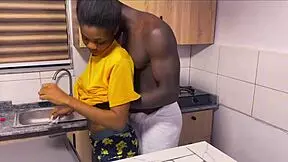 African slut with a nice butt getting it all worked out 😏