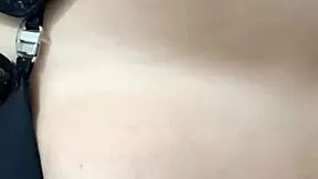 Haci�ndome una rica paja y llega mi marido a comerse mi gran culo colombiano