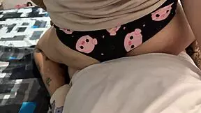 tremenda cabalgata me da mi vecina por un favor de dinero me le vengo dentro