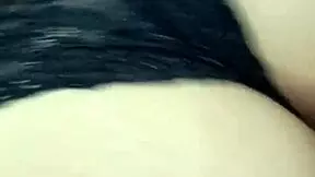 Haci�ndome una rica paja y llega mi marido a comerse mi gran culo colombiano