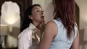 Fill me up with that squirting strapon in lingerie