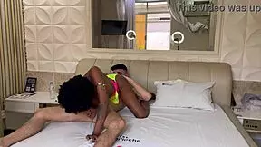 Essa Ebony Peluda Chupou Tanto Que Me Molhou Todo