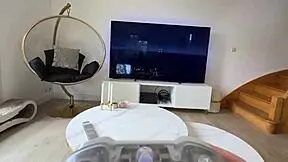 แฟนสาวอวบในคอสเพลย์เสนอหีเพื่อเย็ดหนัก