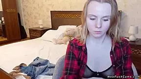 Amateur Teen 18+ Camgirl In Bra And Shirt