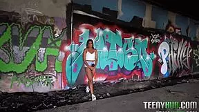 hey, wanna see exotic addis fouche's face painted?