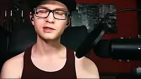 BIG NATURAL TITS BABE MASTURBATES ON CAM AS STEPBROTHER SPIES!