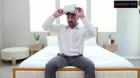 I let my roommate's boyfriend use my wet cunt for his VR game, what a slut 😈